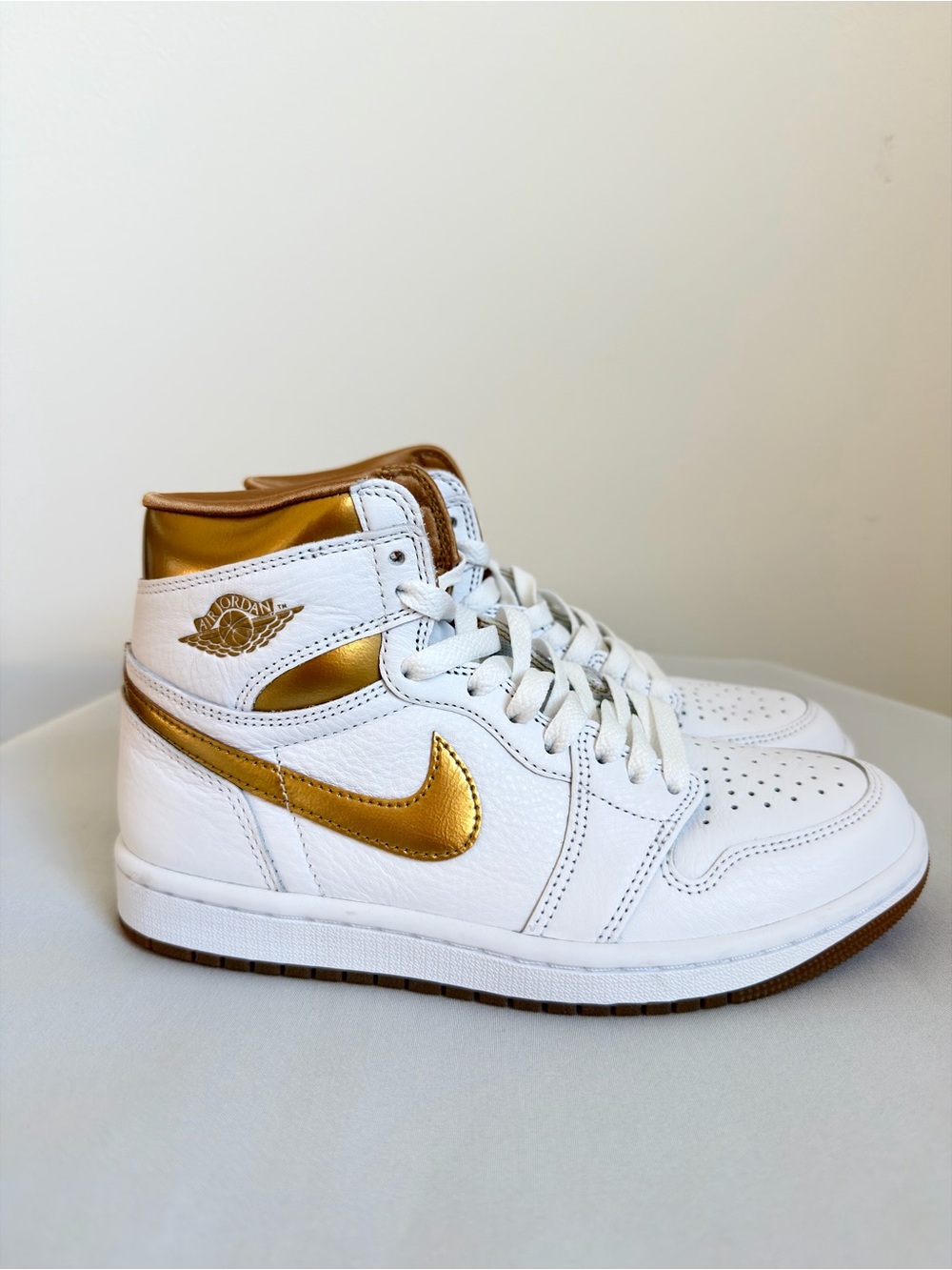 Air Jordan 1 Retro High OG Metallic Gold Women’s Size 6 FD2596-107
